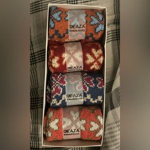 iKeaza Socks (4ct)
